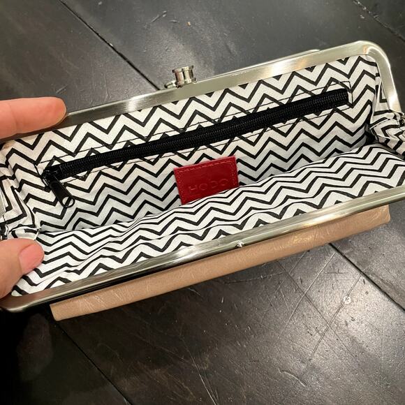 Hobo Lauren Bi Fold Wallet Leather Tan Women's - Picture 4 of 5